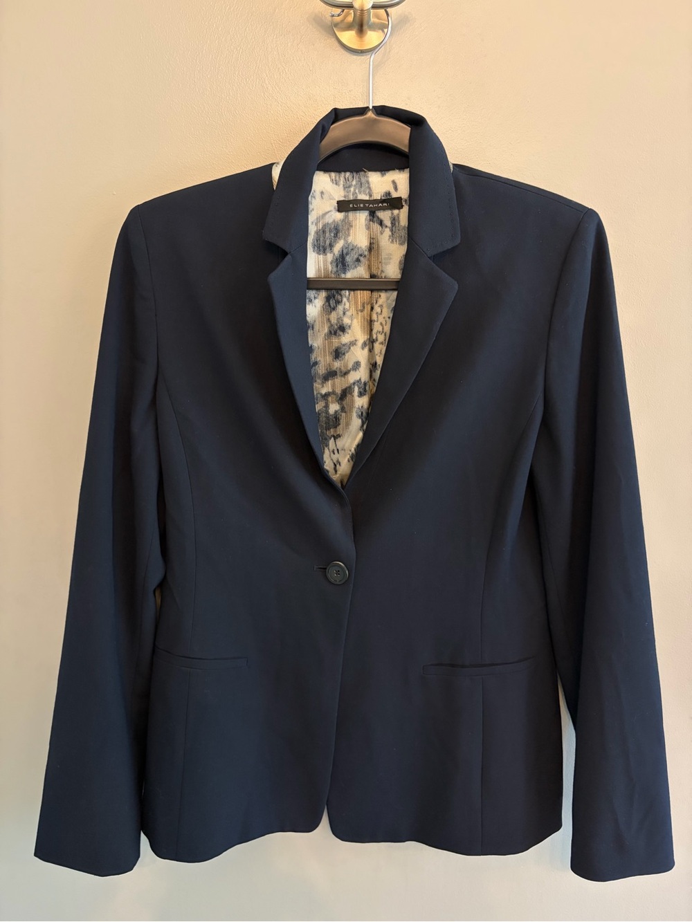 Elie Tahari navy blue single-button blazer size 8